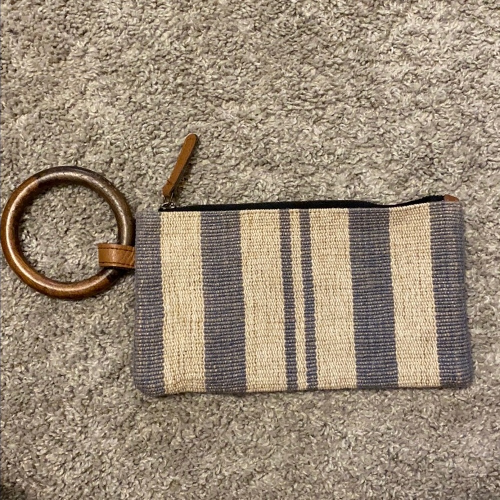 Burlap wristlet